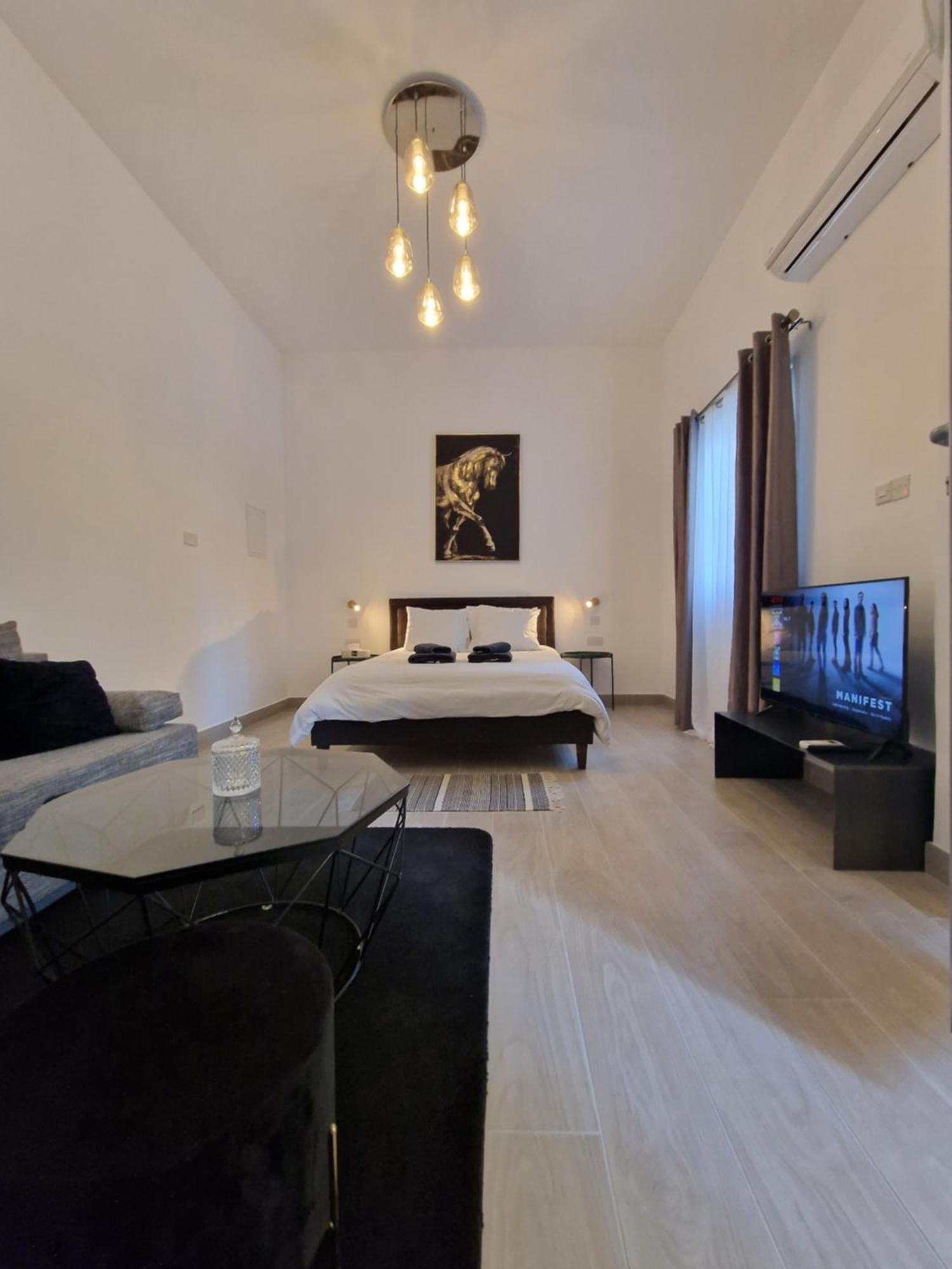 Royal Stay Luxury Homes بافوس الغرفة الصورة